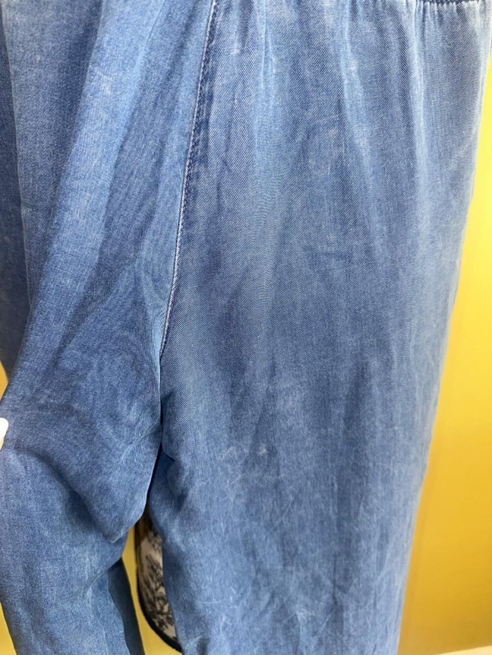 American Eagle High-Waisted Lightweight Wide-Leg Flowy Soft Denim Pants - Picture 6 of 8